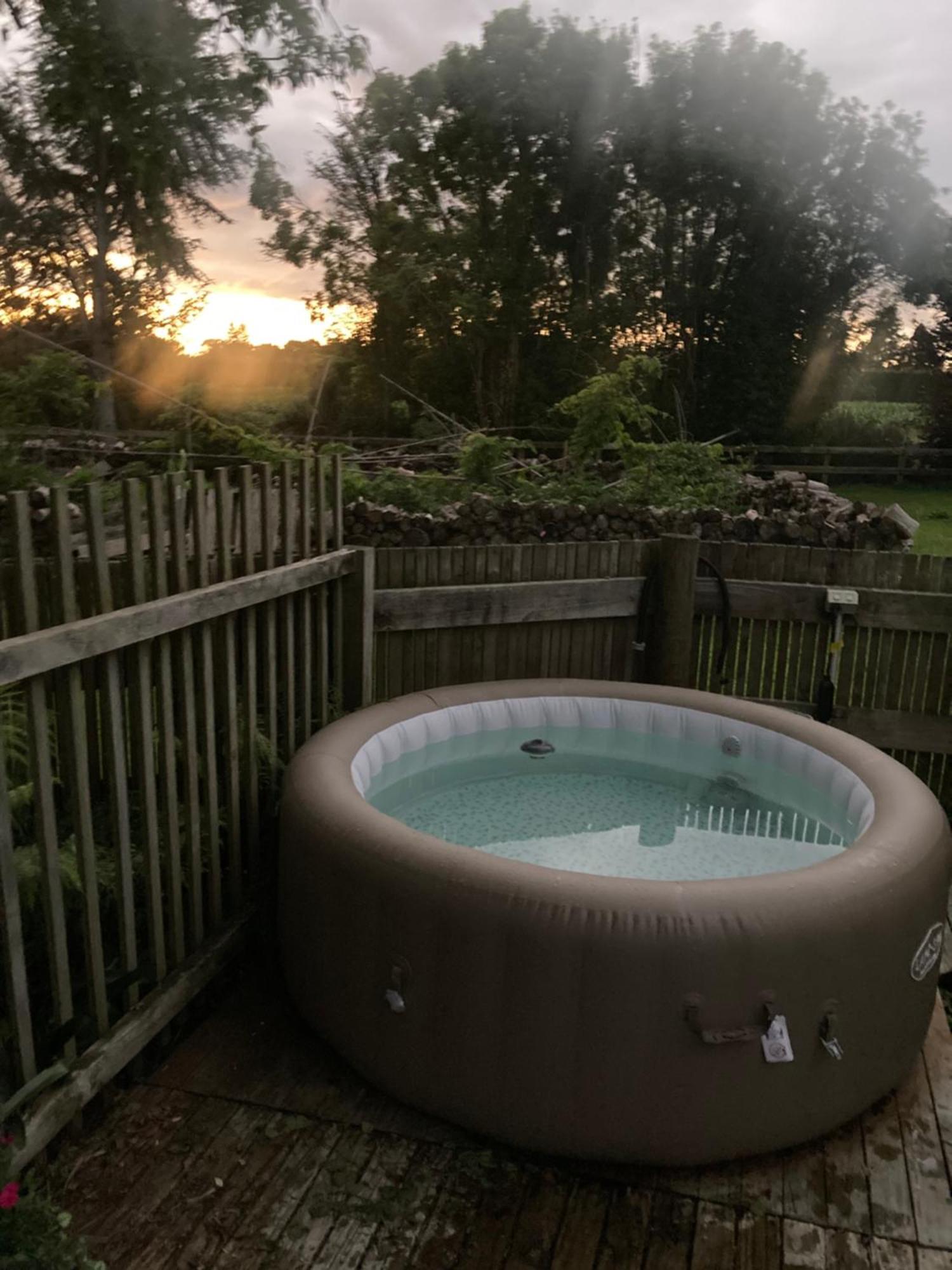 Cherry Tree Manor Bed & Breakfast 3*