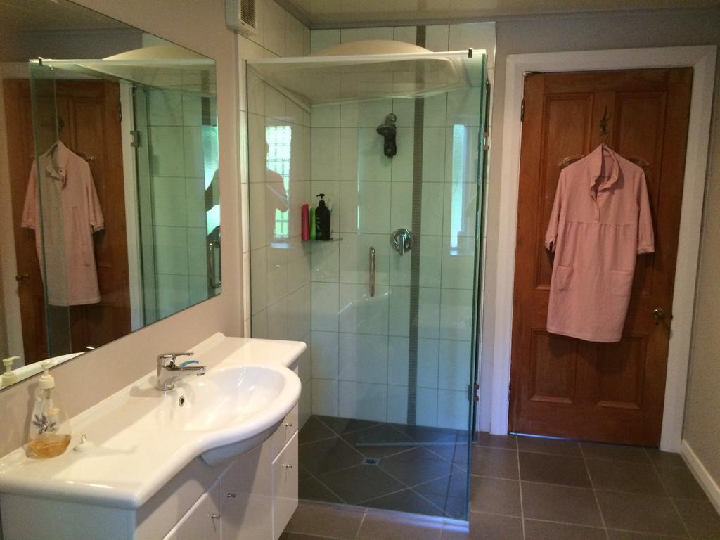 Cherry Tree Manor 3*