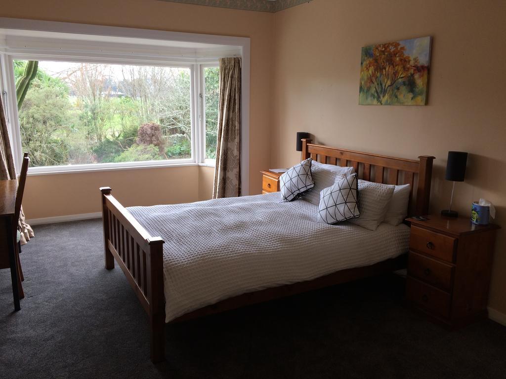 Cherry Tree Manor Bed & Breakfast Tamahere