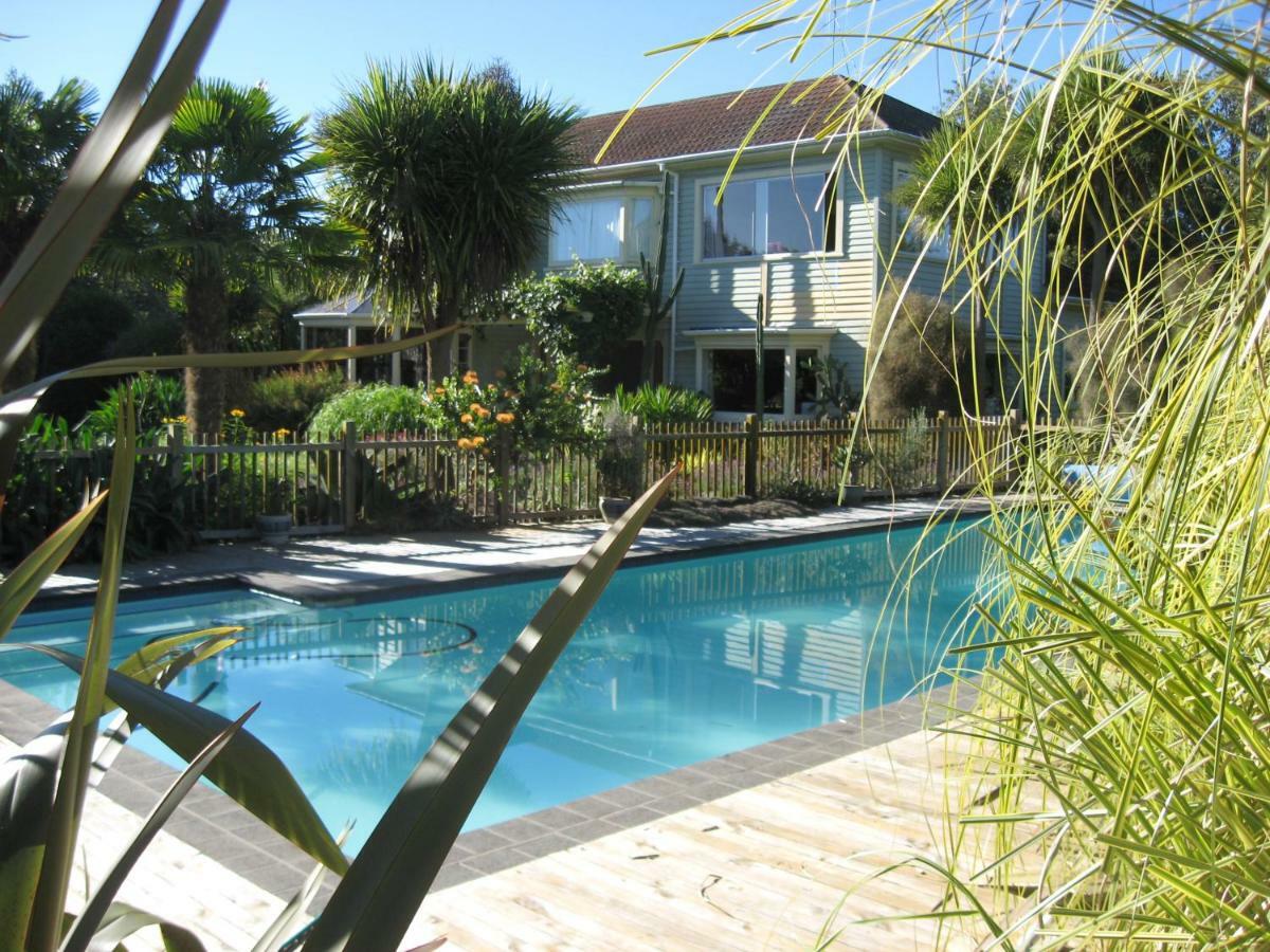 Cherry Tree Manor 3*
